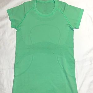 Lululemon Size 6 Short slv Swiftly Tshirt